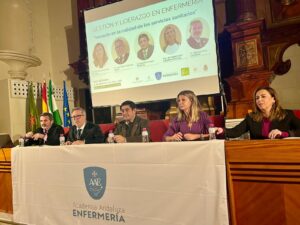 Mesa redonda Gestión y Liderazgo en Enfermería